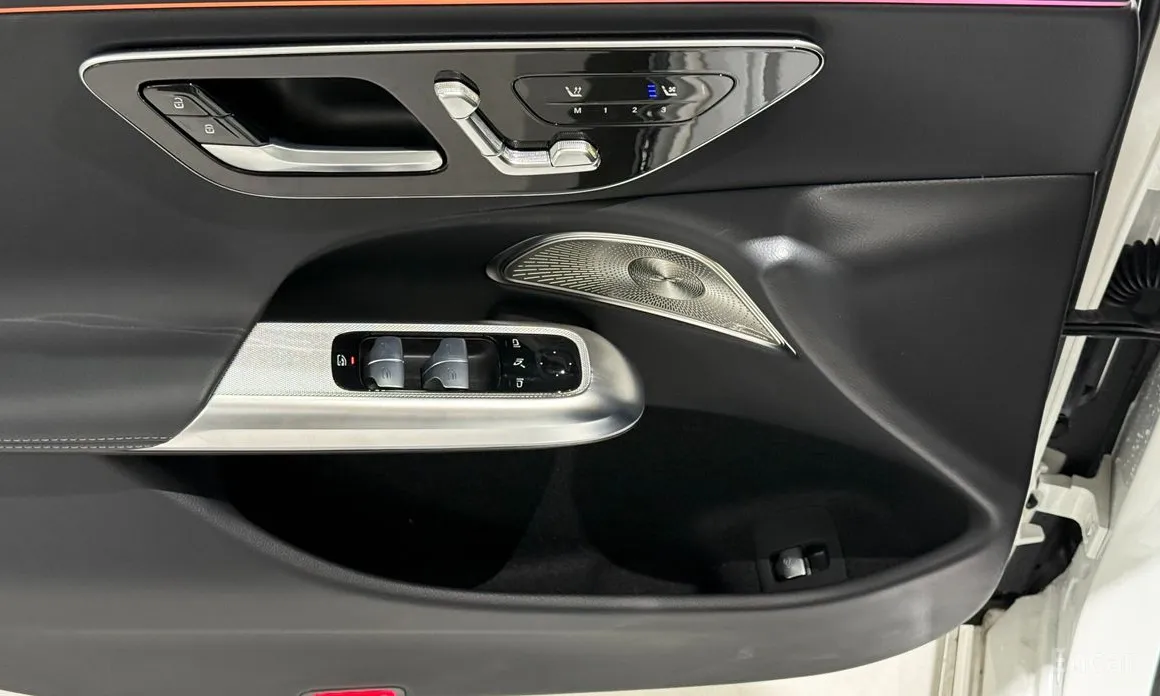 Фото 16 - Mercedes-Benz E-Class