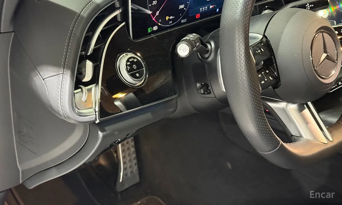 Фото 17 - Mercedes-Benz E-Class