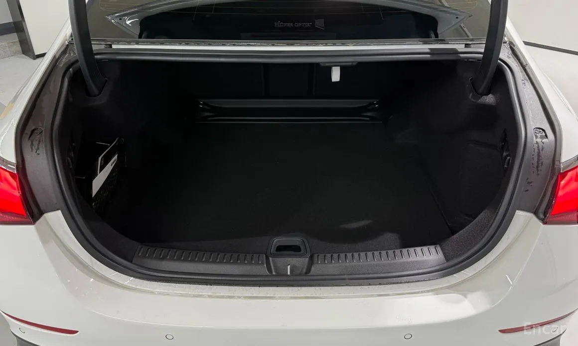 Фото 18 - Mercedes-Benz E-Class