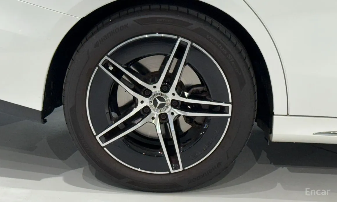 Фото 20 - Mercedes-Benz E-Class