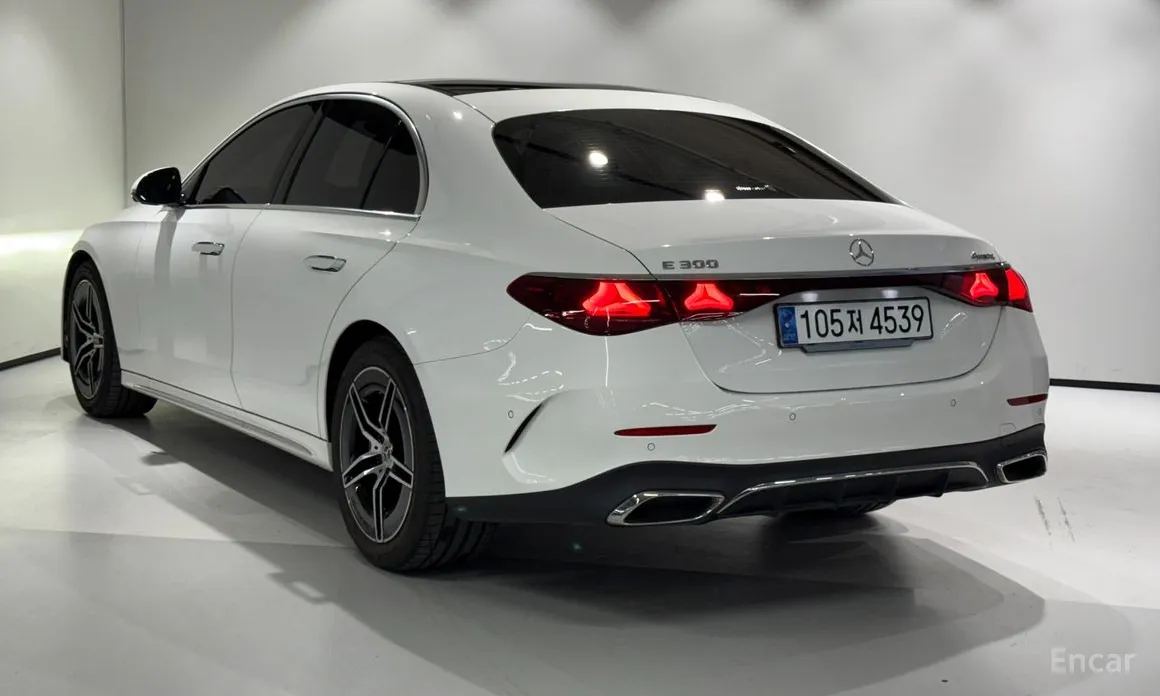 Фото 6 - Mercedes-Benz E-Class