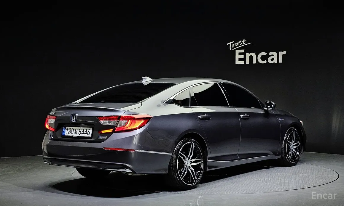 Фото 2 - Honda Accord