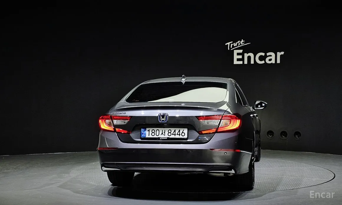 Фото 4 - Honda Accord