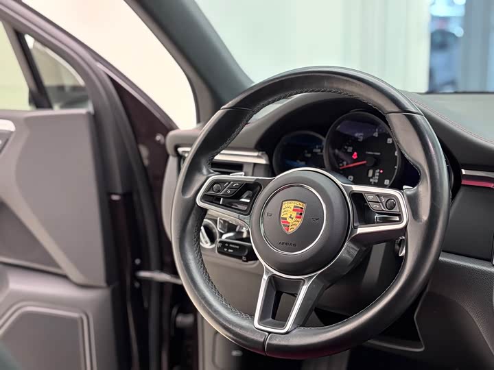 Фото 10 - Porsche Macan