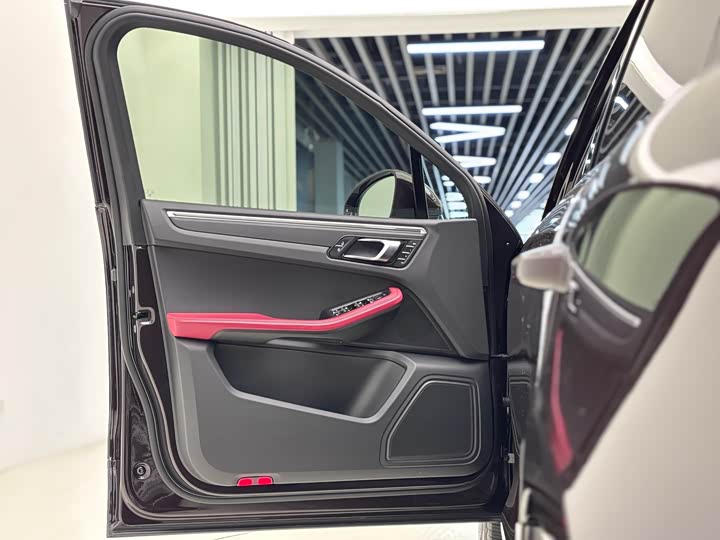 Фото 14 - Porsche Macan