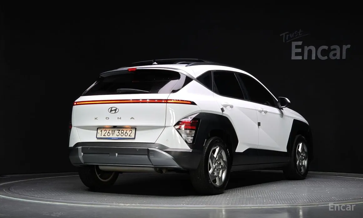 Фото 2 - Hyundai Kona