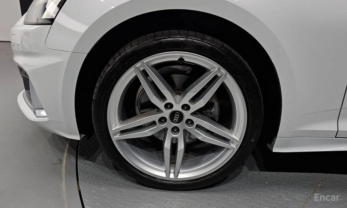 Фото 5 - Audi A5