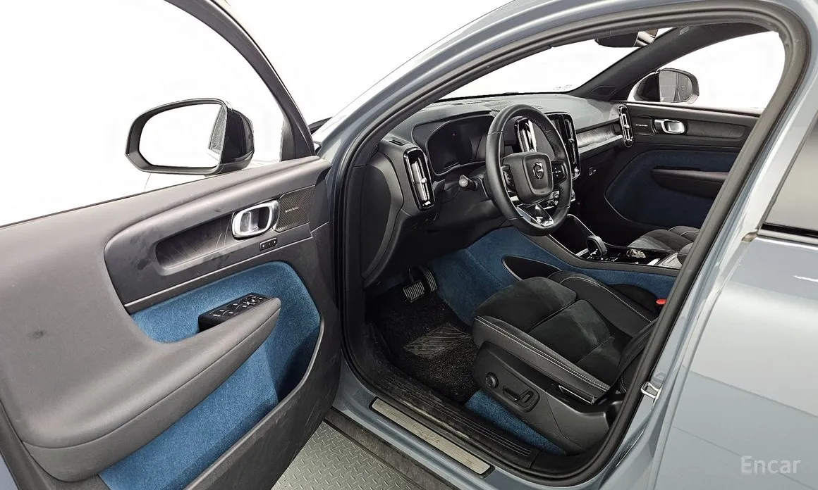 Фото 10 - Volvo C40