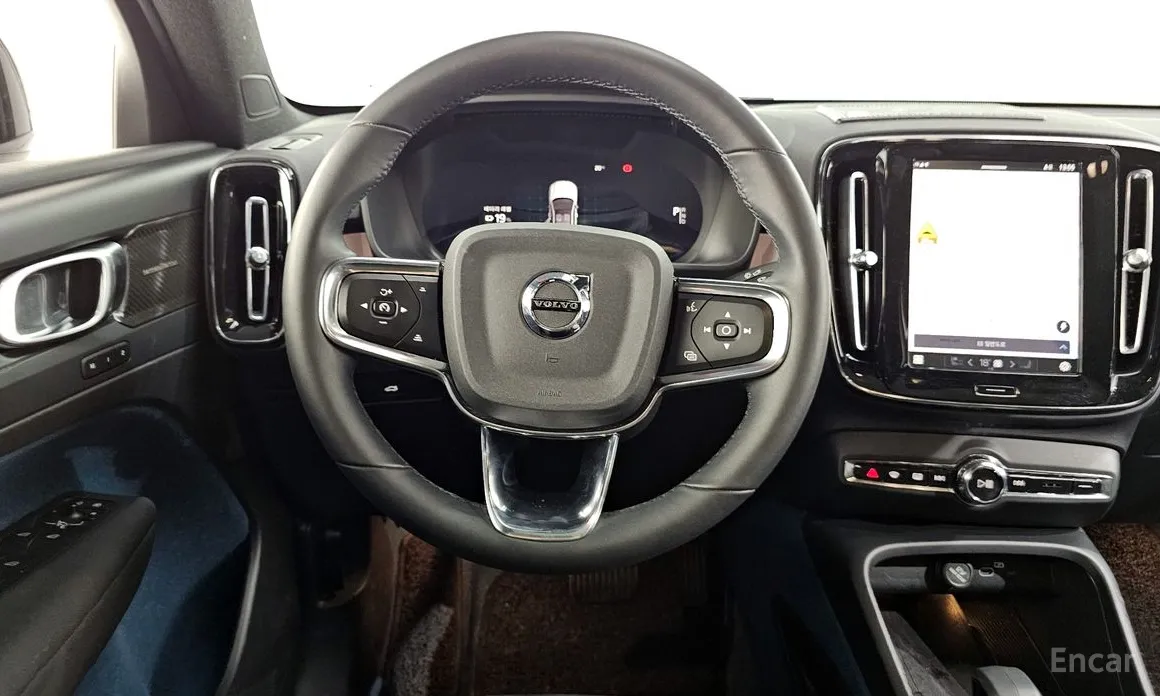 Фото 13 - Volvo C40