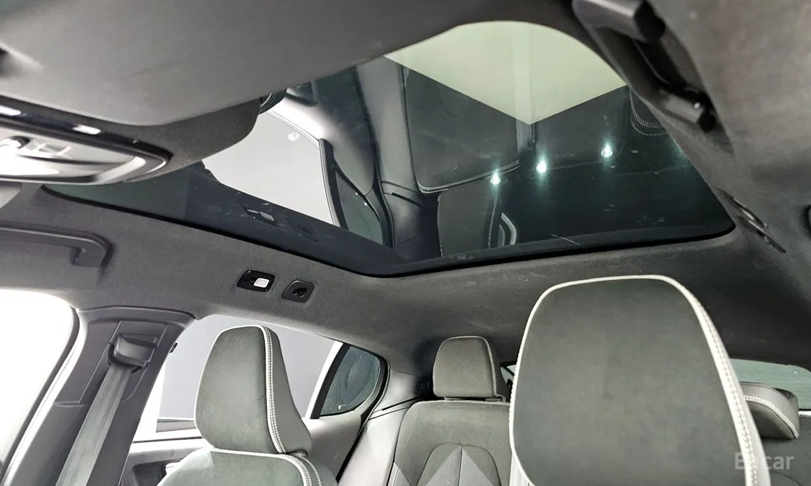 Фото 18 - Volvo C40