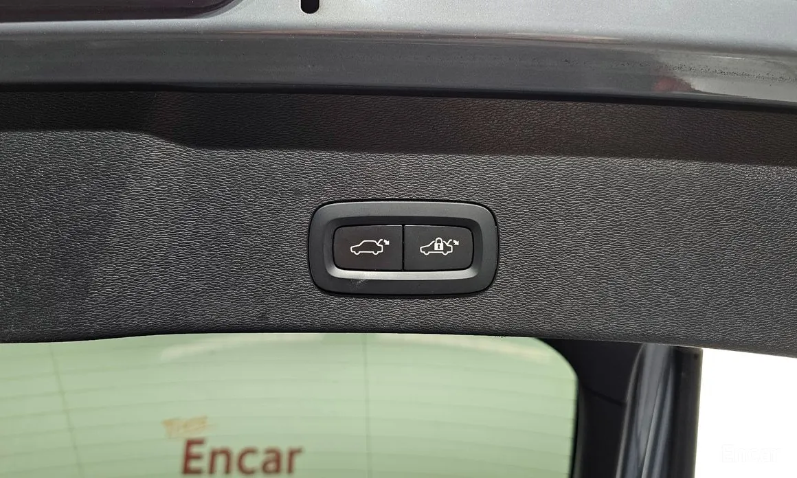 Фото 20 - Volvo C40