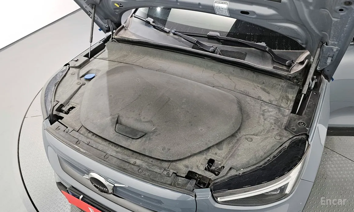 Фото 6 - Volvo C40