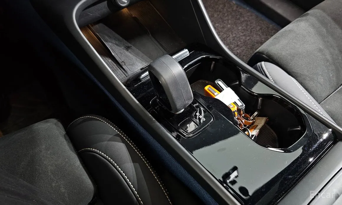 Фото 9 - Volvo C40