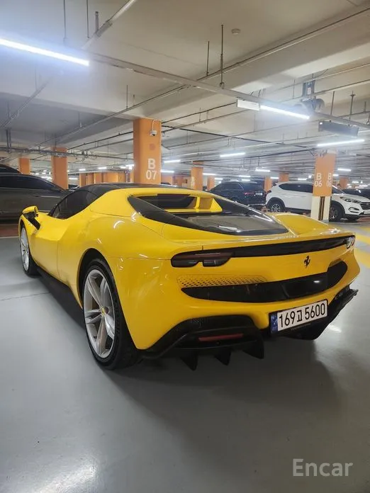 Фото 2 - Ferrari 296