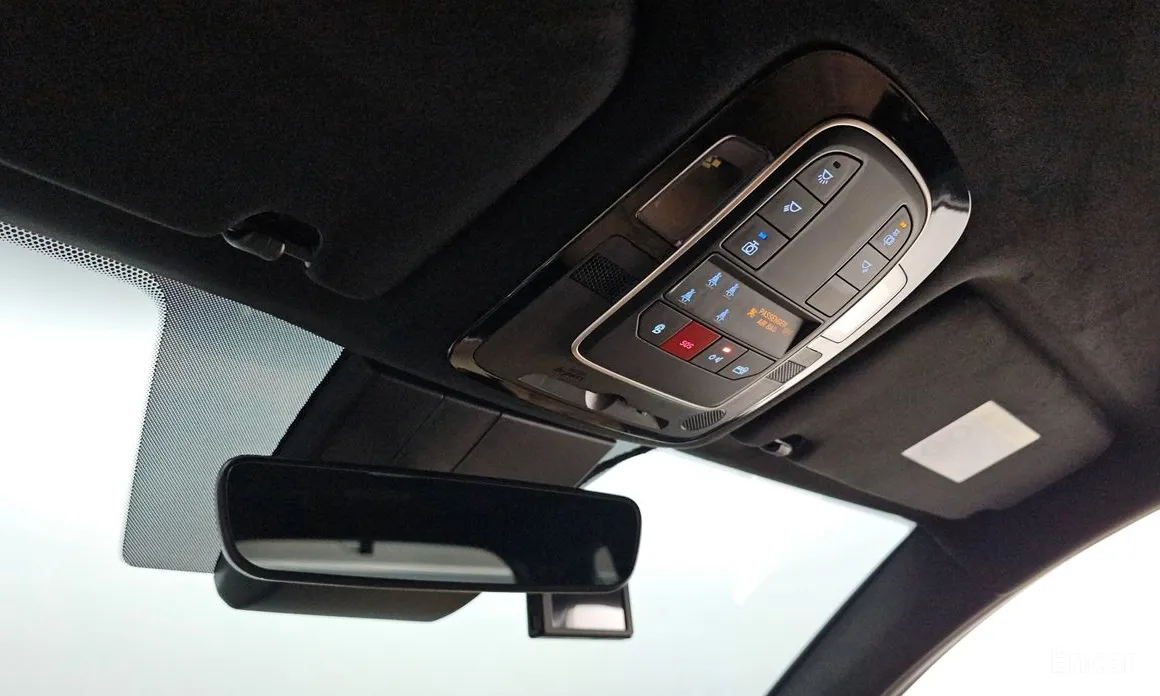 Фото 18 - Hyundai Santa Fe