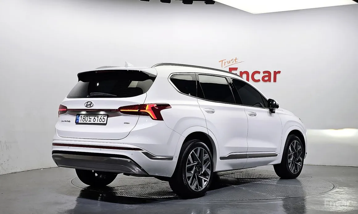 Фото 2 - Hyundai Santa Fe