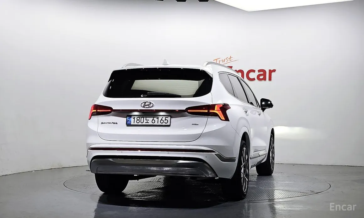 Фото 4 - Hyundai Santa Fe