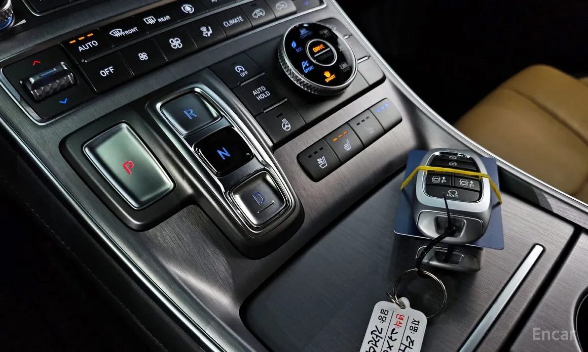 Фото 9 - Hyundai Santa Fe