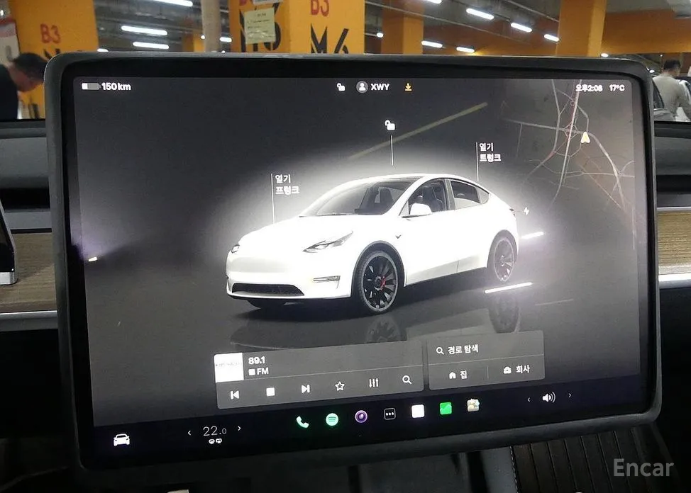 Фото 14 - Tesla Model Y