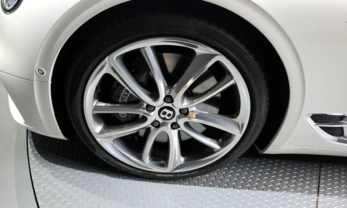 Фото 5 - Bentley Continental GT