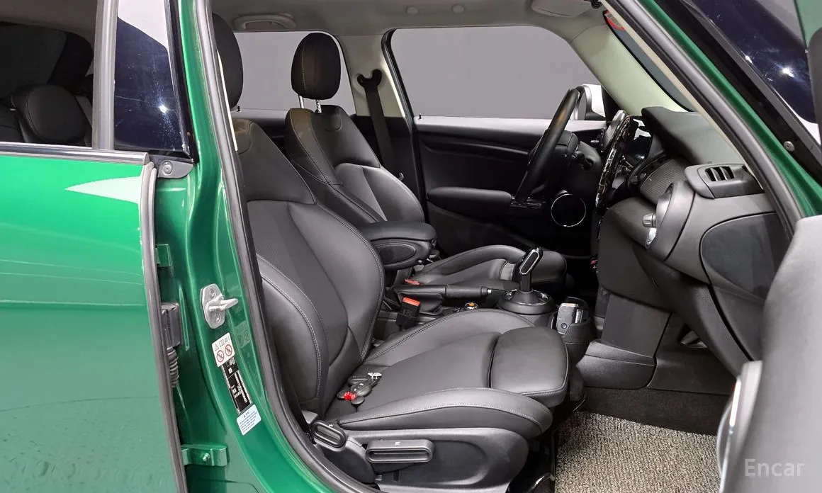 Фото 11 - Mini Cooper