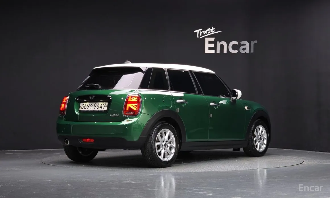 Фото 2 - Mini Cooper