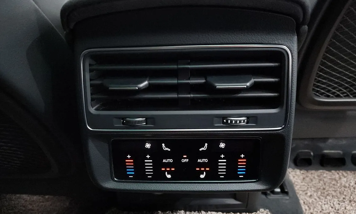 Фото 19 - Audi RS Q8