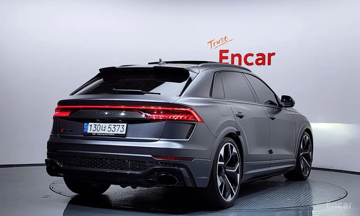 Фото 2 - Audi RS Q8