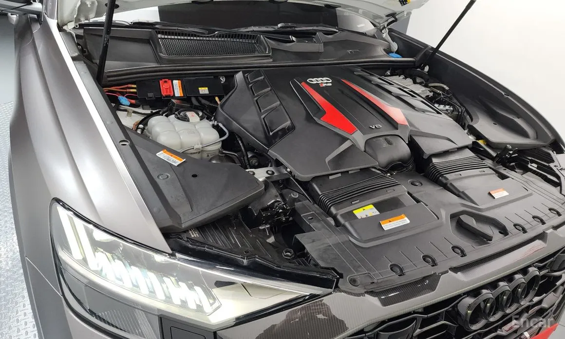 Фото 6 - Audi RS Q8