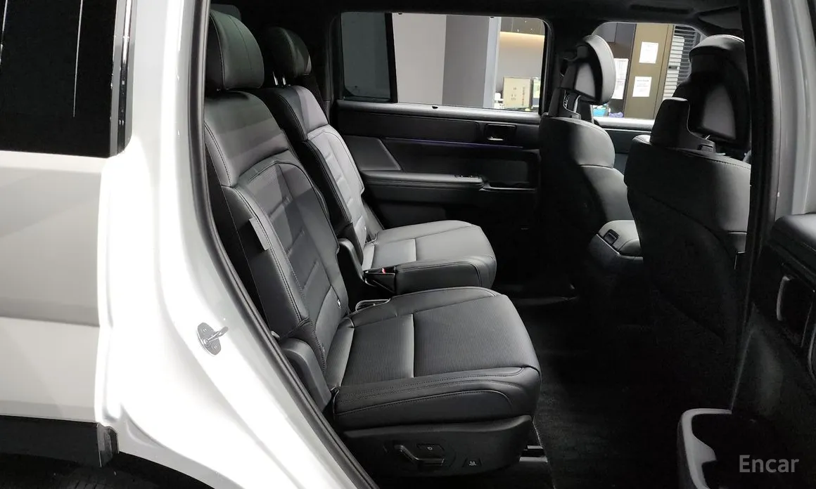 Фото 12 - Hyundai Santa Fe