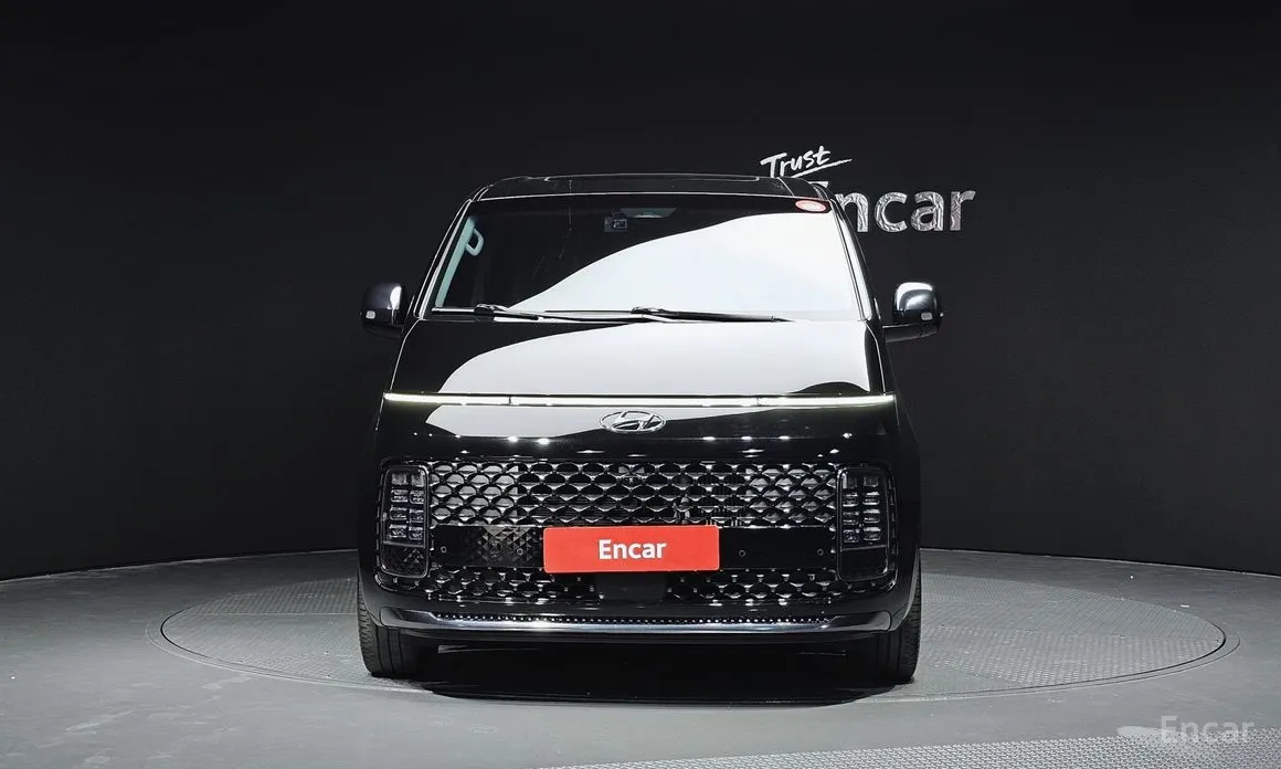 Фото 3 - Hyundai Staria