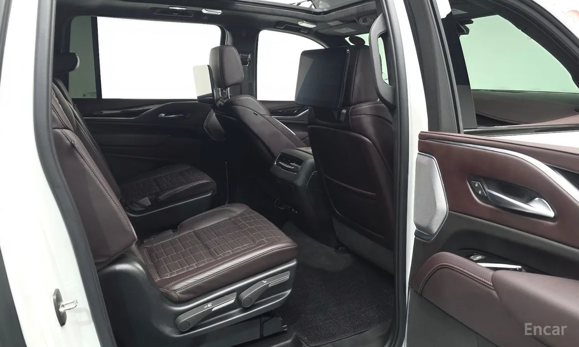 Фото 11 - Cadillac Escalade