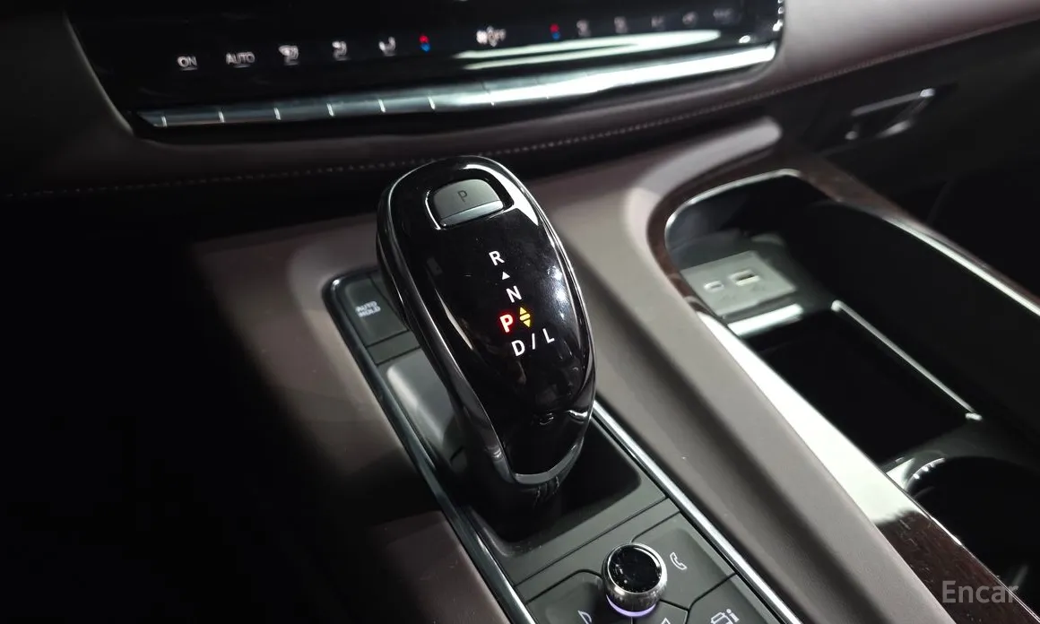 Фото 9 - Cadillac Escalade