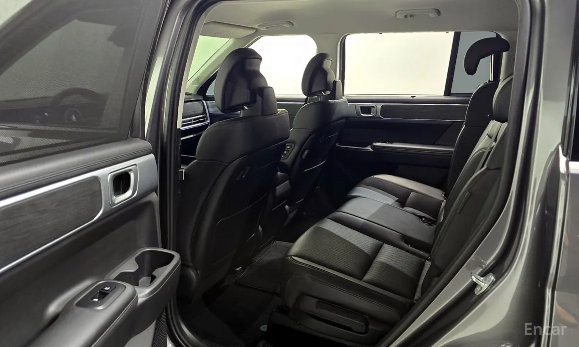 Фото 11 - Hyundai Santa Fe