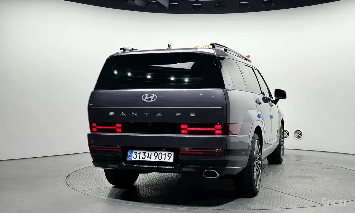 Фото 4 - Hyundai Santa Fe