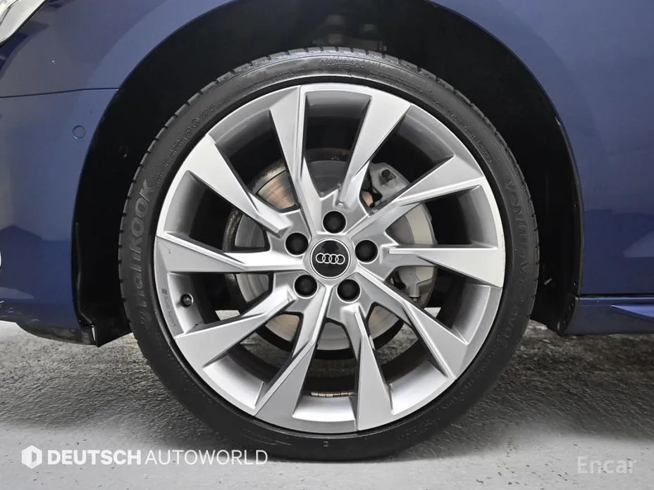 Фото 5 - Audi A4