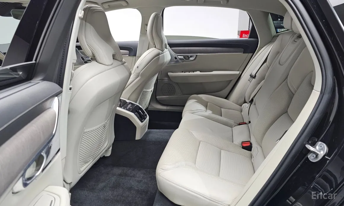 Фото 12 - Volvo S90