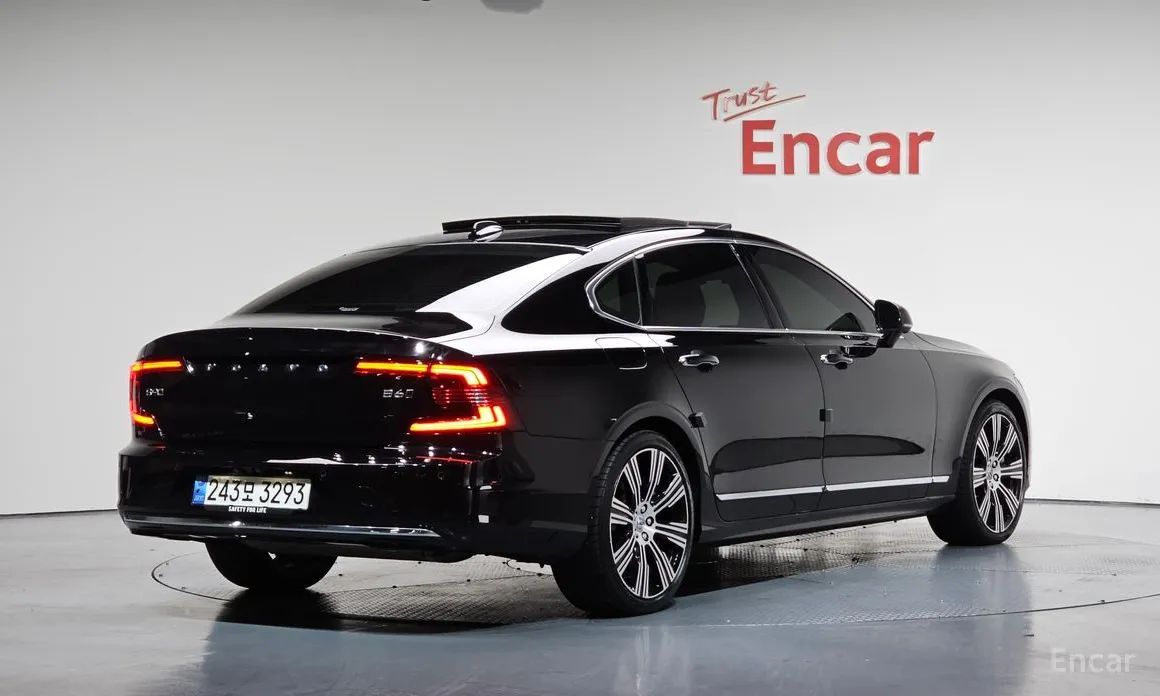 Фото 2 - Volvo S90