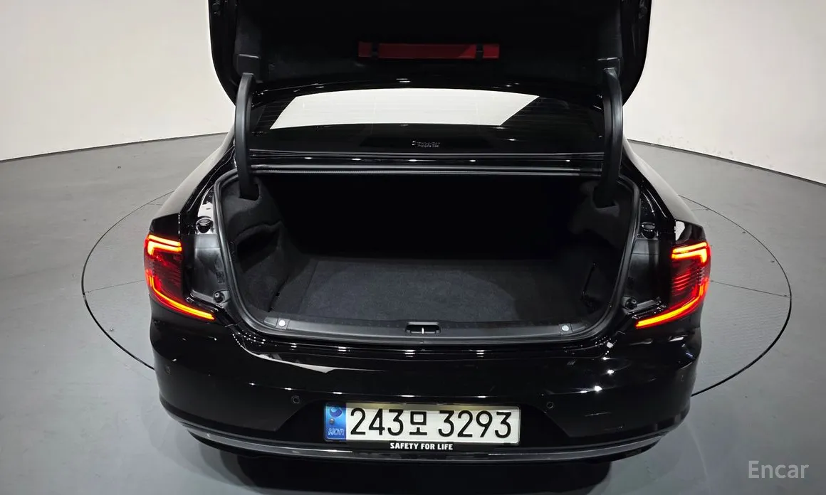 Фото 20 - Volvo S90