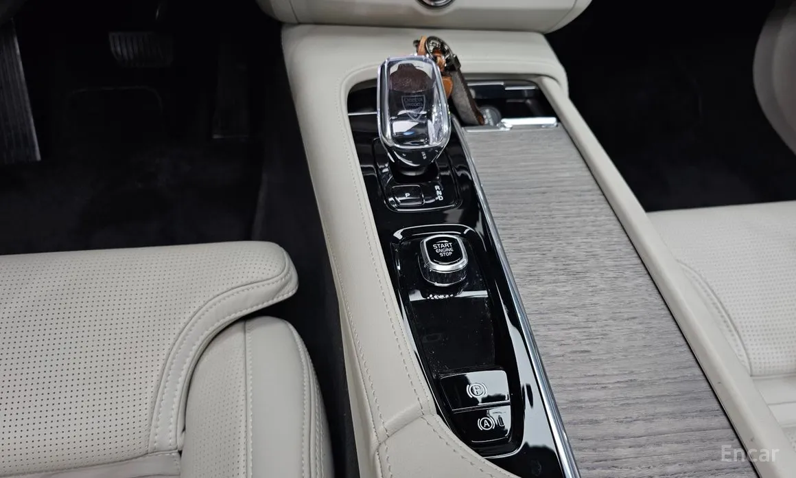 Фото 9 - Volvo S90