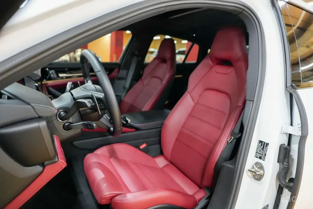 Фото 10 - Porsche Panamera