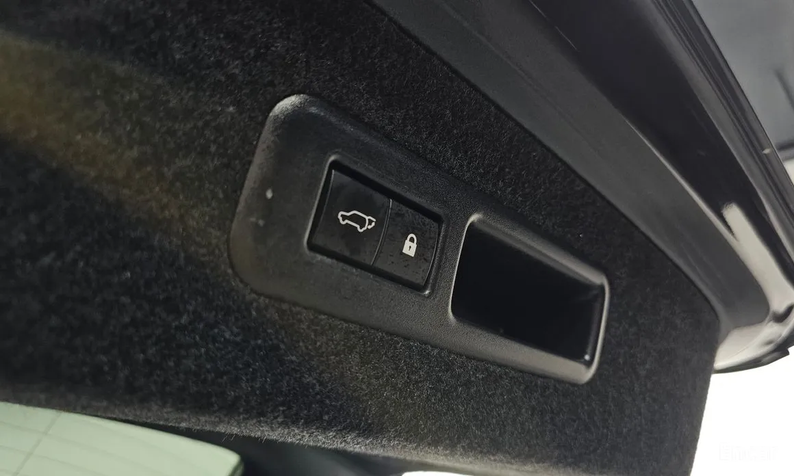 Фото 17 - Lexus RX