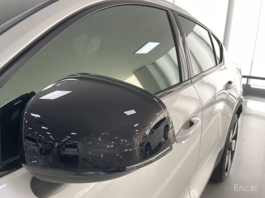 Фото 14 - Volvo C40