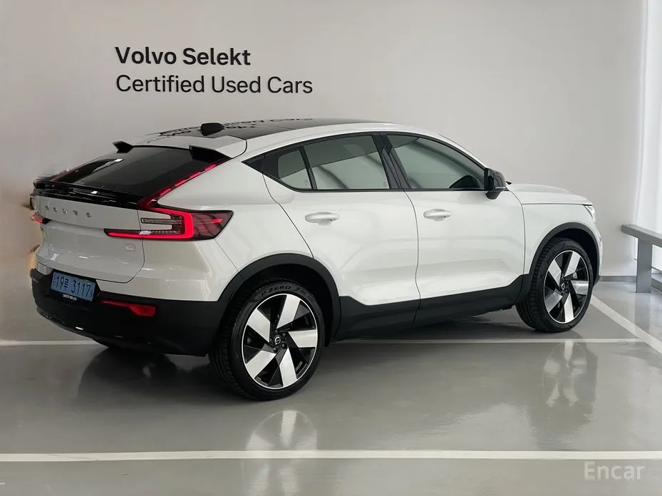 Фото 2 - Volvo C40