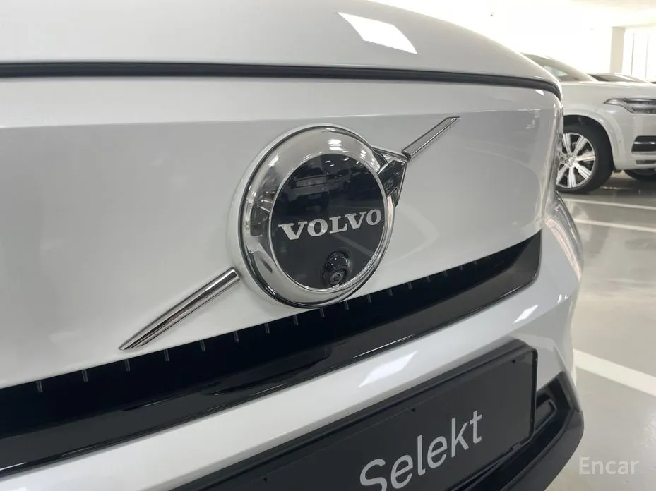 Фото 20 - Volvo C40