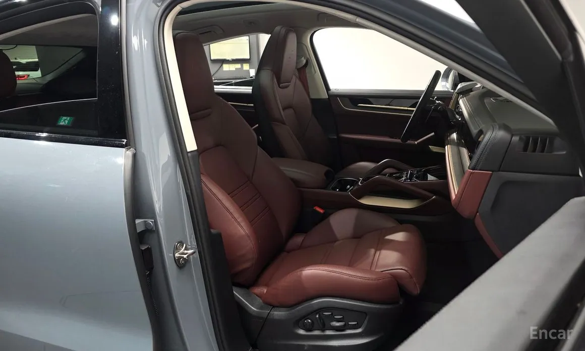 Фото 10 - Porsche Cayenne