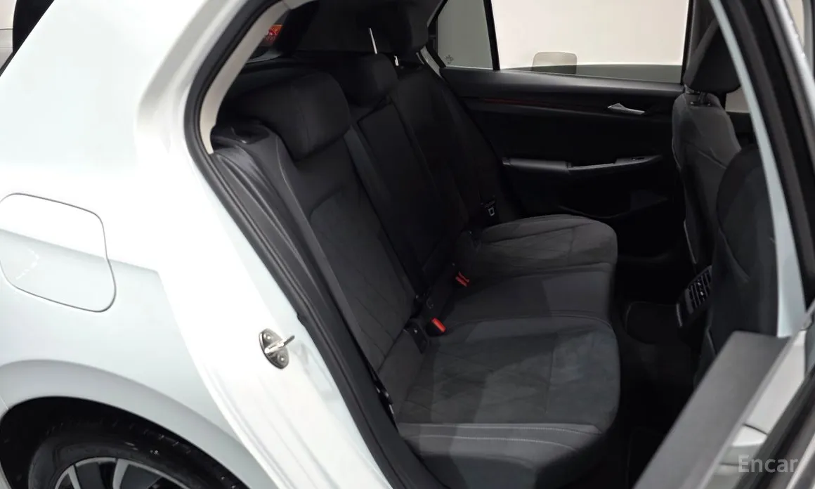 Фото 11 - Volkswagen Golf