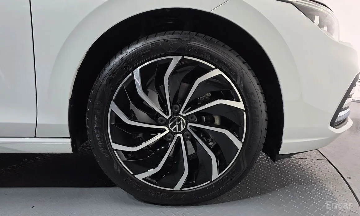 Фото 5 - Volkswagen Golf