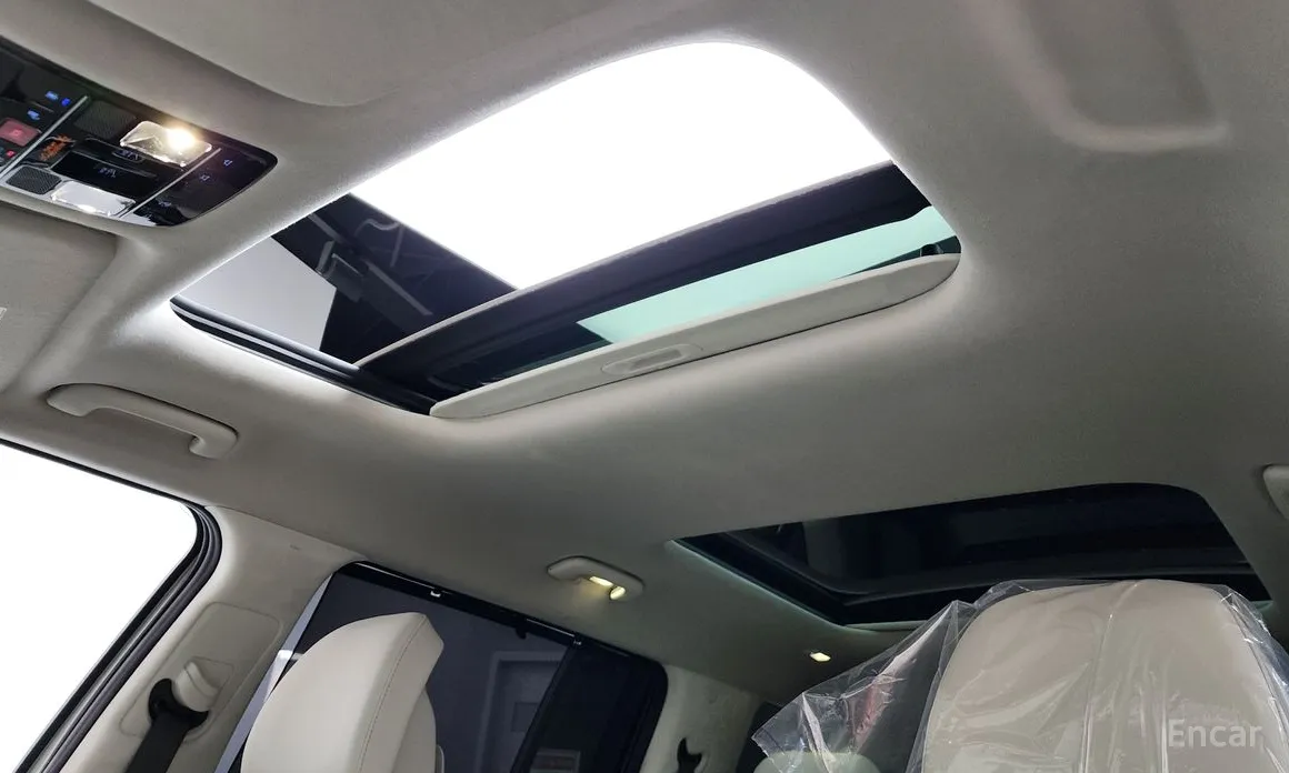 Фото 18 - Hyundai Santa Fe