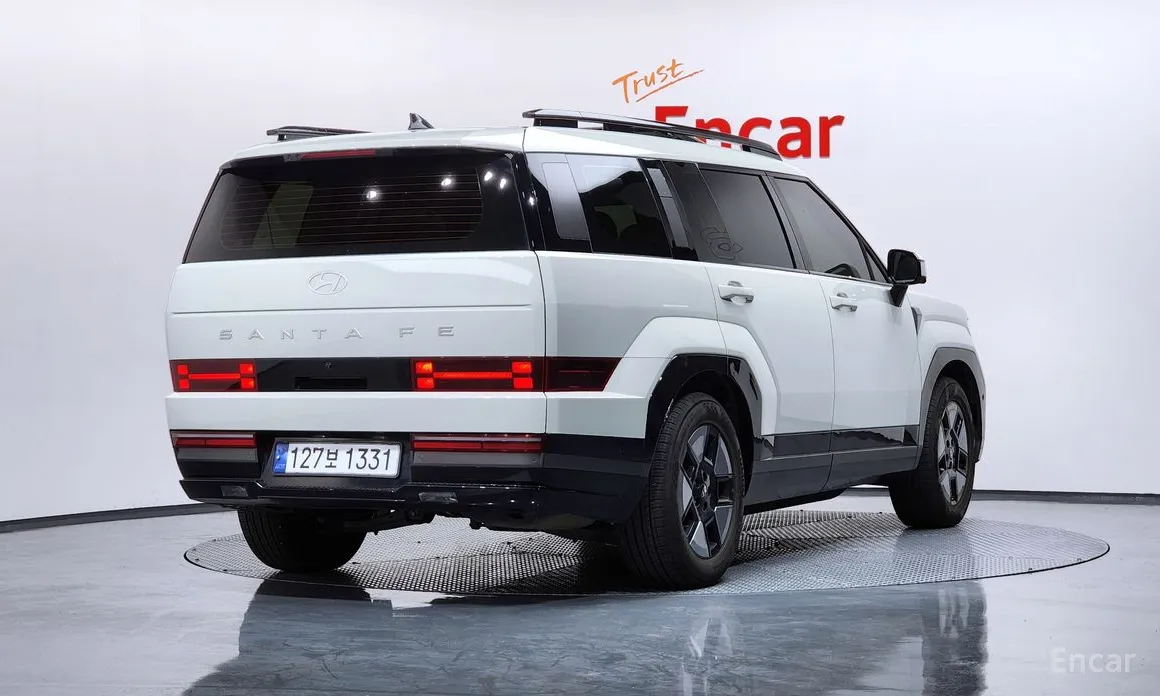 Фото 2 - Hyundai Santa Fe